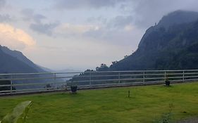 Hotel Ella'S Edge